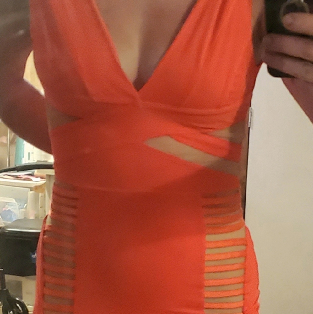 Dress - Picture 3 of 4